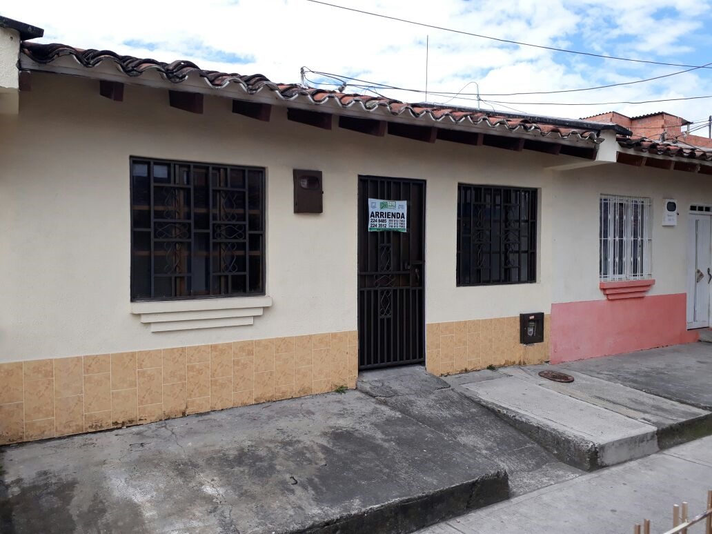 CASA EN ALQUILER EN EL BARRIO BOSQUES DE MARACAIBO EN LA  MZ 6 CASA 6